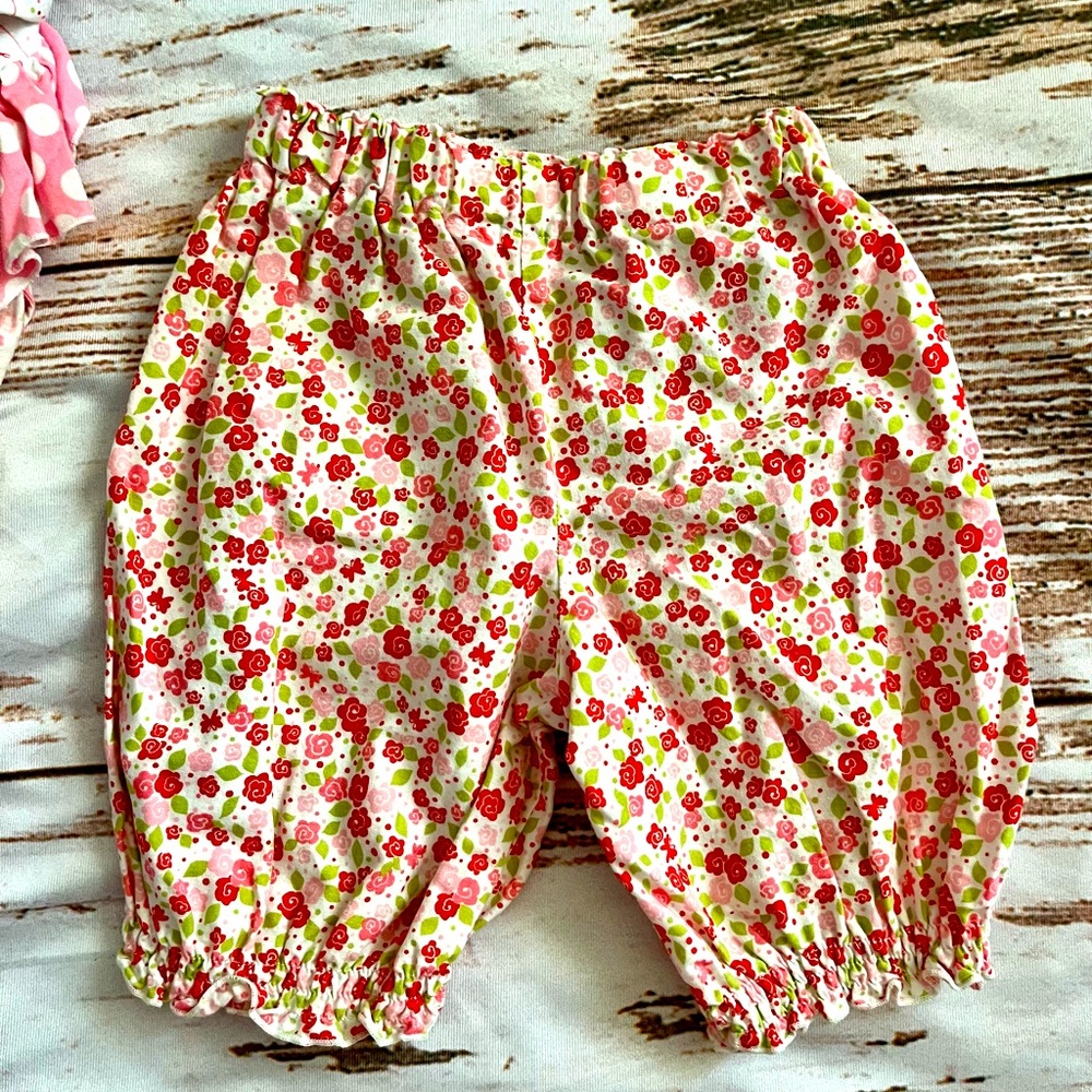 🍓Handmade☕️ by Etsy maker J. Marie 2 piece outfit featuring strawberries and tea - Picture 4 of 11